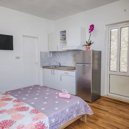 Apartments Neda أوميس المظهر الخارجي الصورة