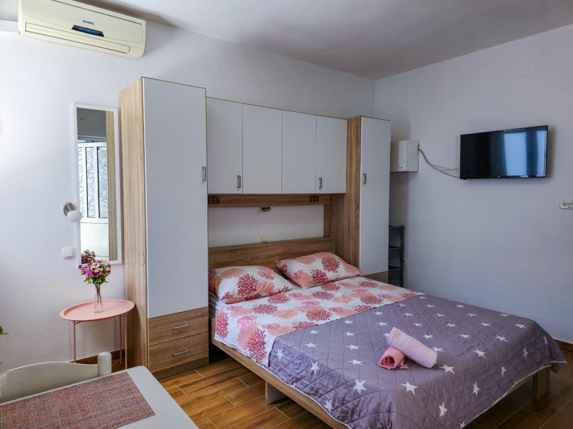 Apartments Neda أوميس المظهر الخارجي الصورة