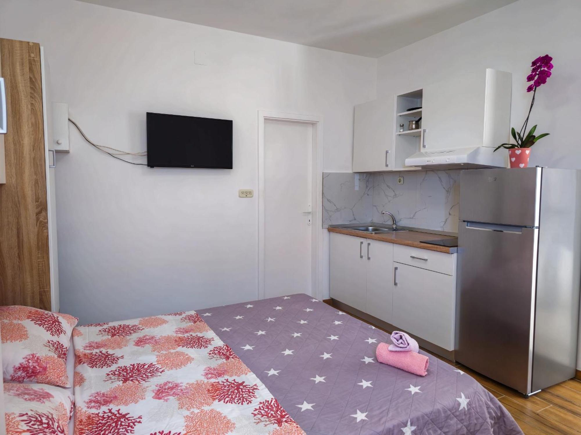 Apartments Neda أوميس الغرفة الصورة