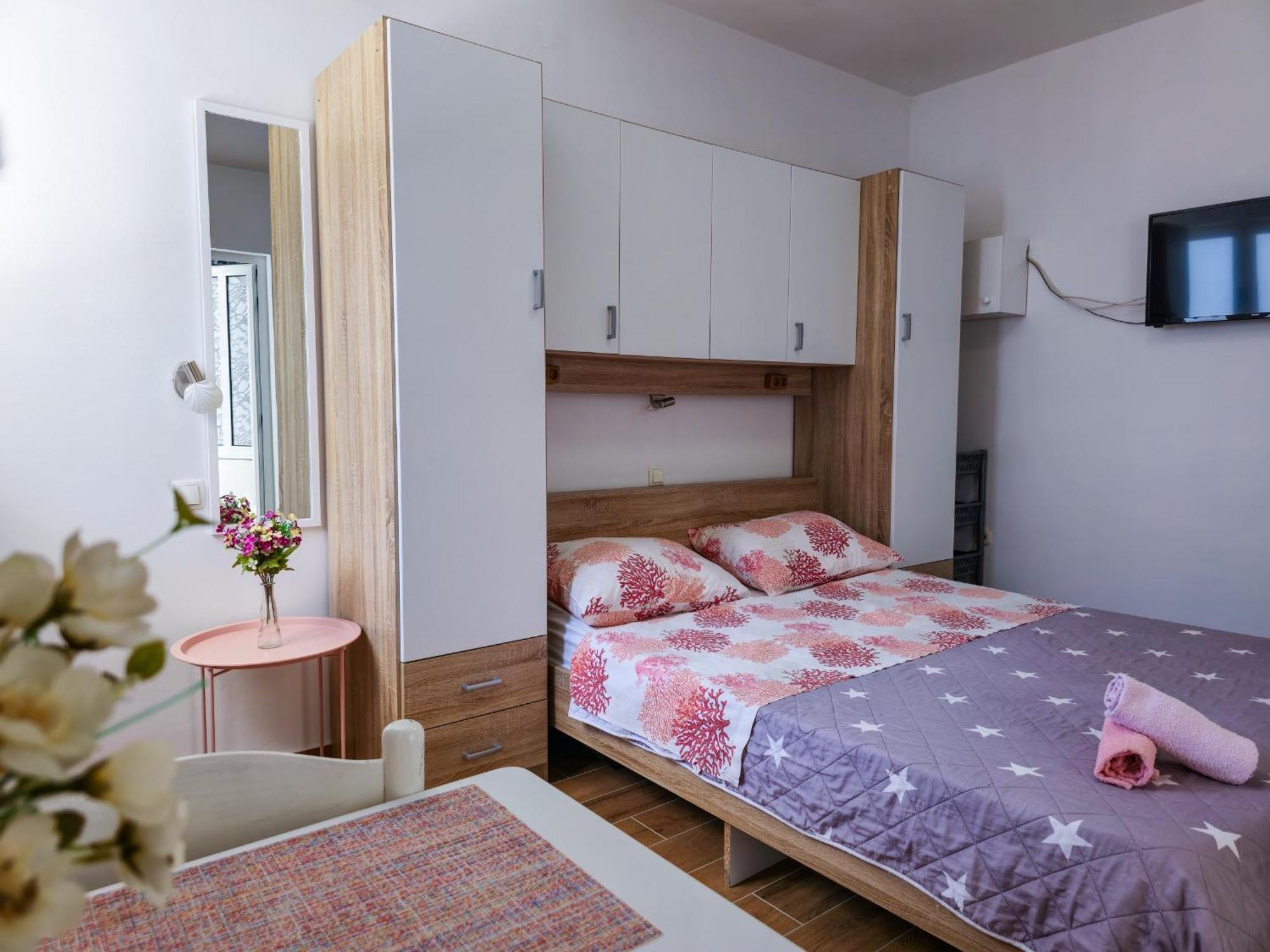 Apartments Neda أوميس المظهر الخارجي الصورة