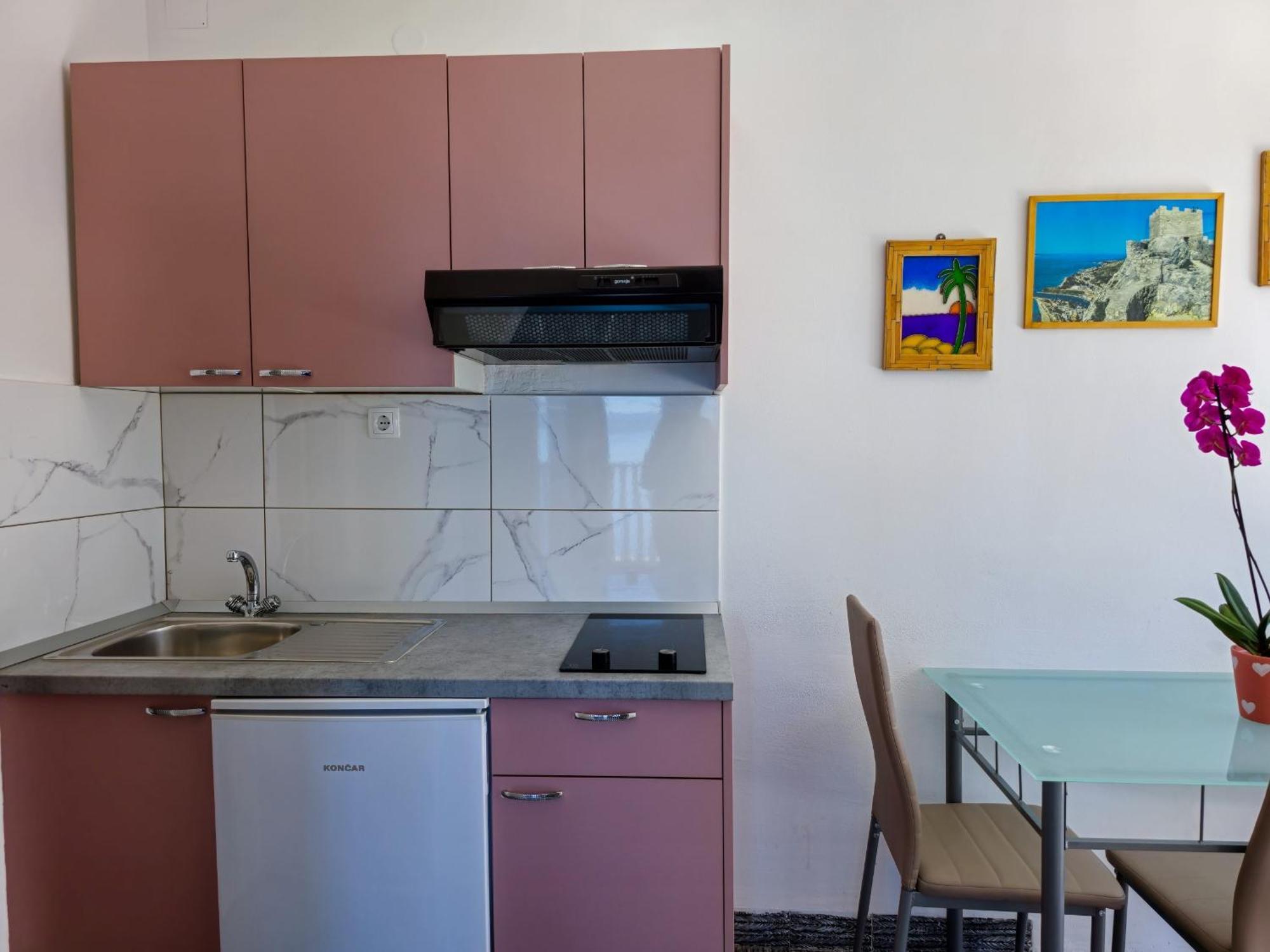 Apartments Neda أوميس الغرفة الصورة