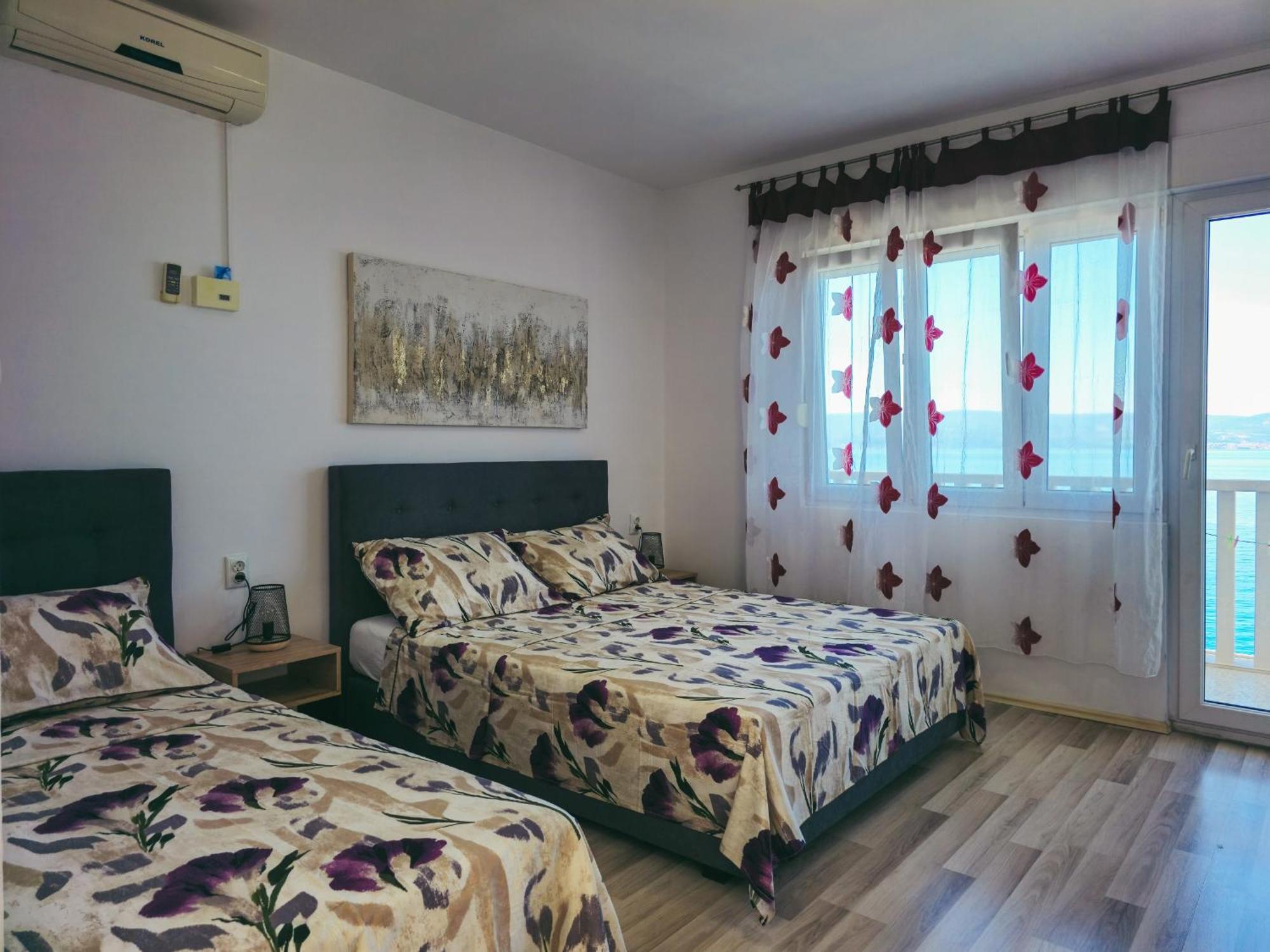 Apartments Neda أوميس الغرفة الصورة