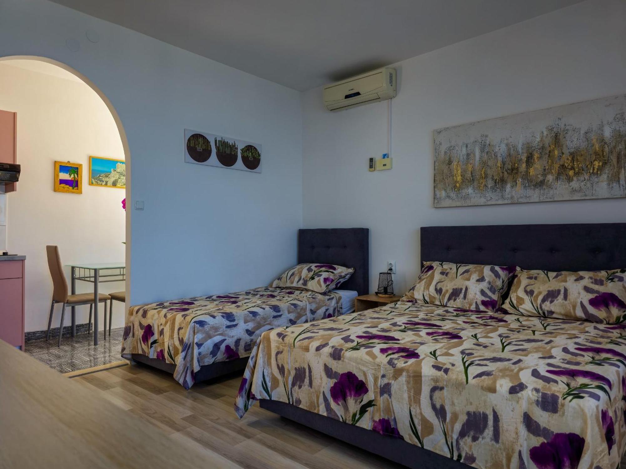 Apartments Neda أوميس الغرفة الصورة