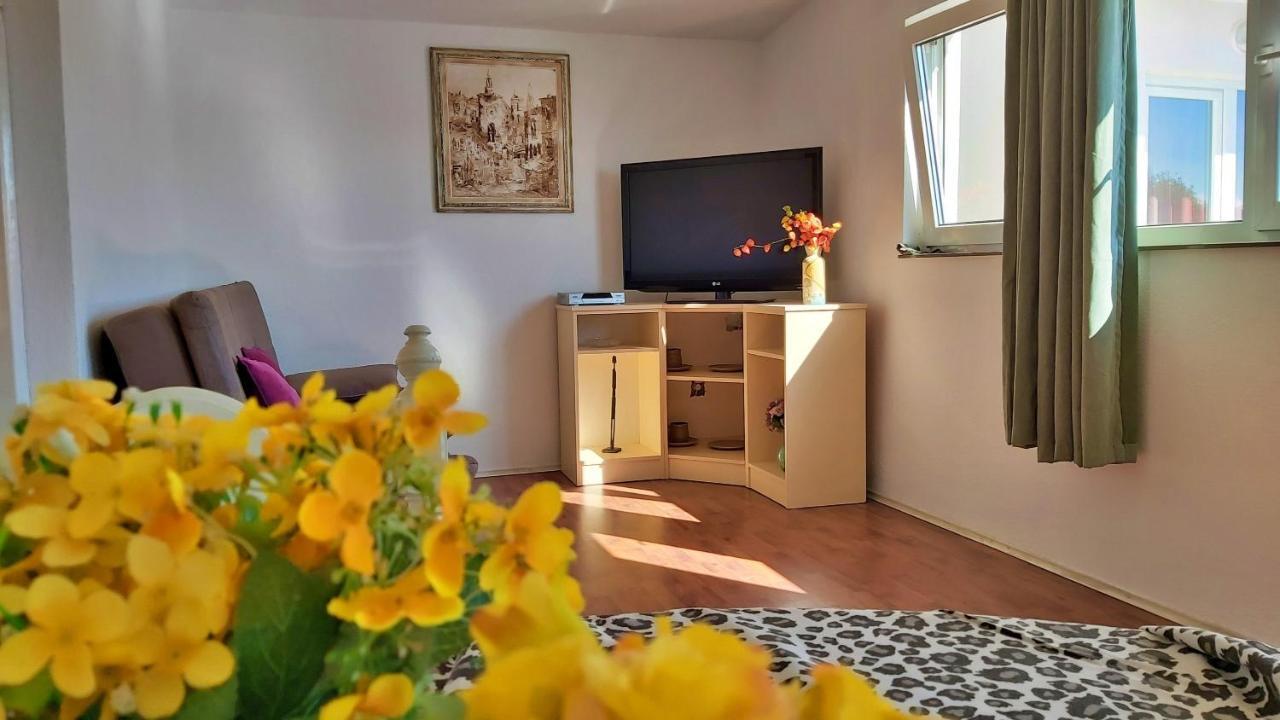 Apartments Neda أوميس المظهر الخارجي الصورة